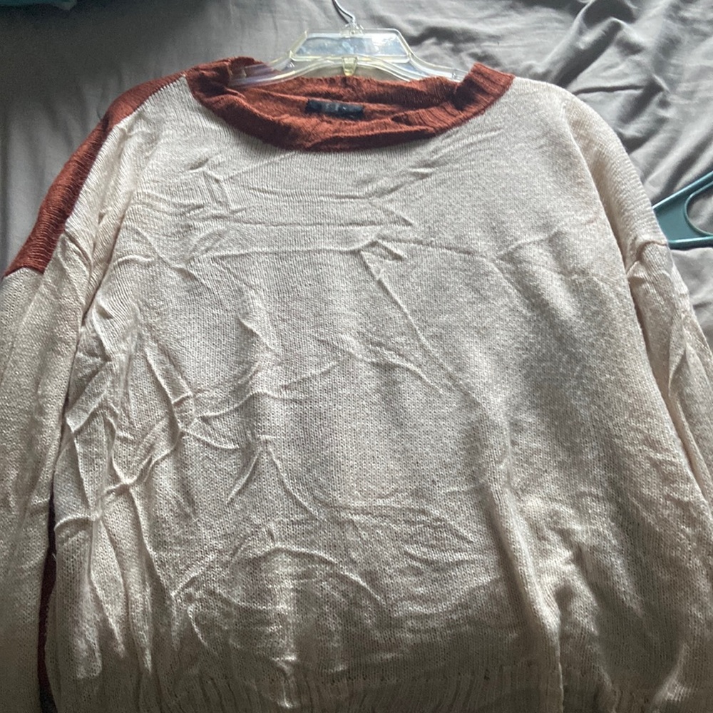 Two toned over sized sweater